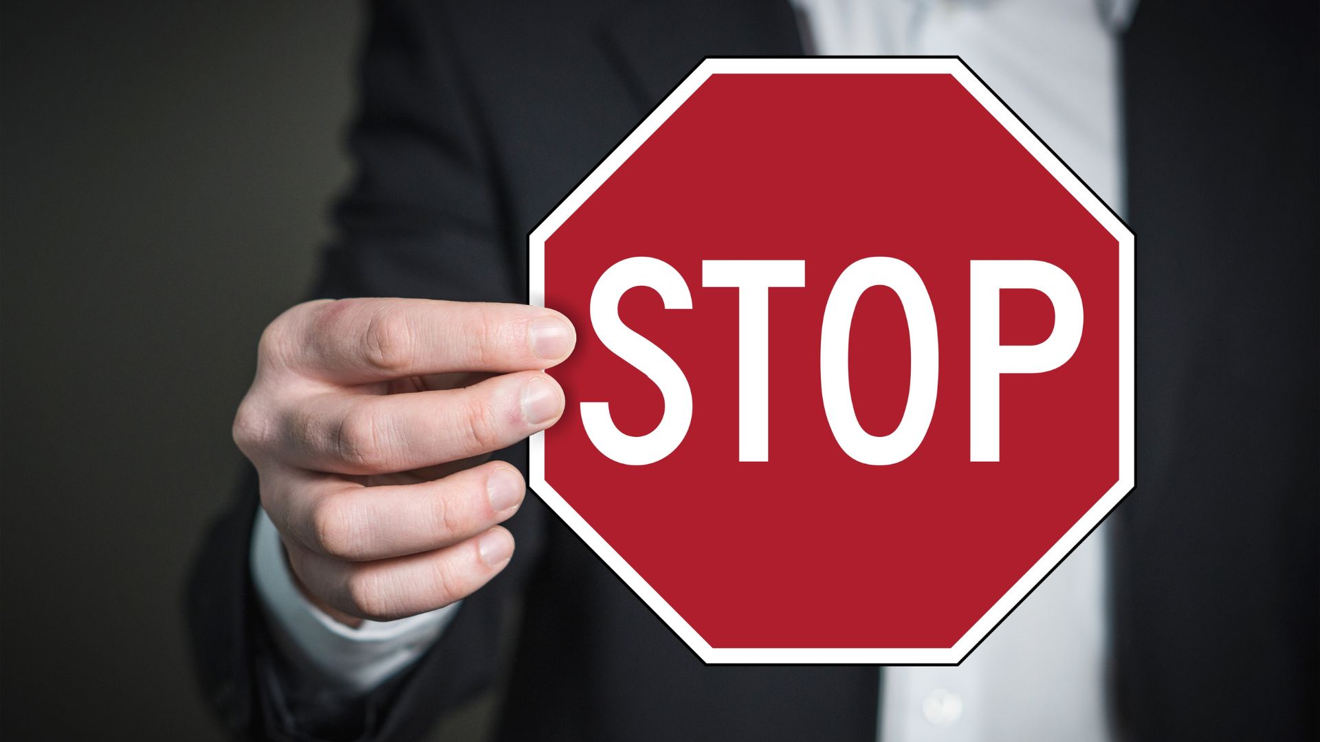 Common ATS Triggers That Instantly Reject Your CV (2025 Update)